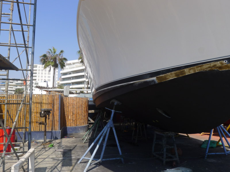 how-to-paint-a-fiberglass-boat-fosters-yacht-service